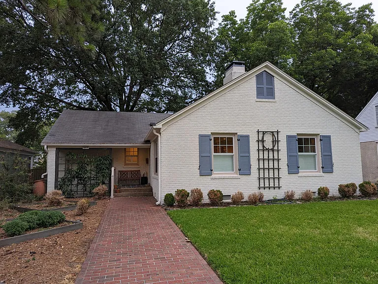 3572 Kenwood Ave — Photo 1