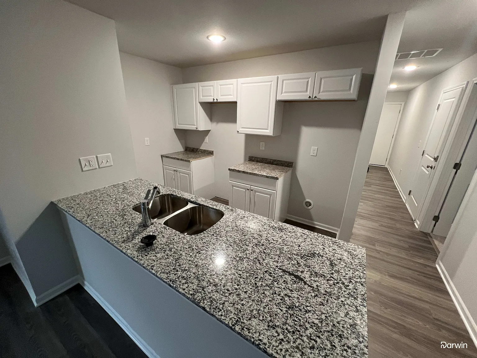 3 bed, 2.0 bath, 1271 sqft, $1,640 — Photo 3