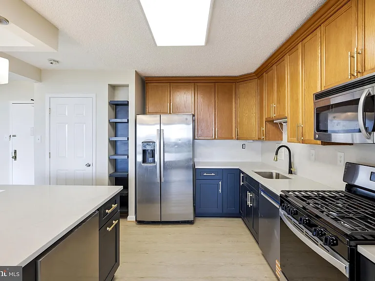 3705 S George Mason Dr #913S — Photo 11