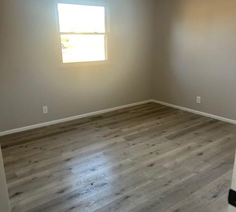 4th image of 262 Meadowbrook Dr