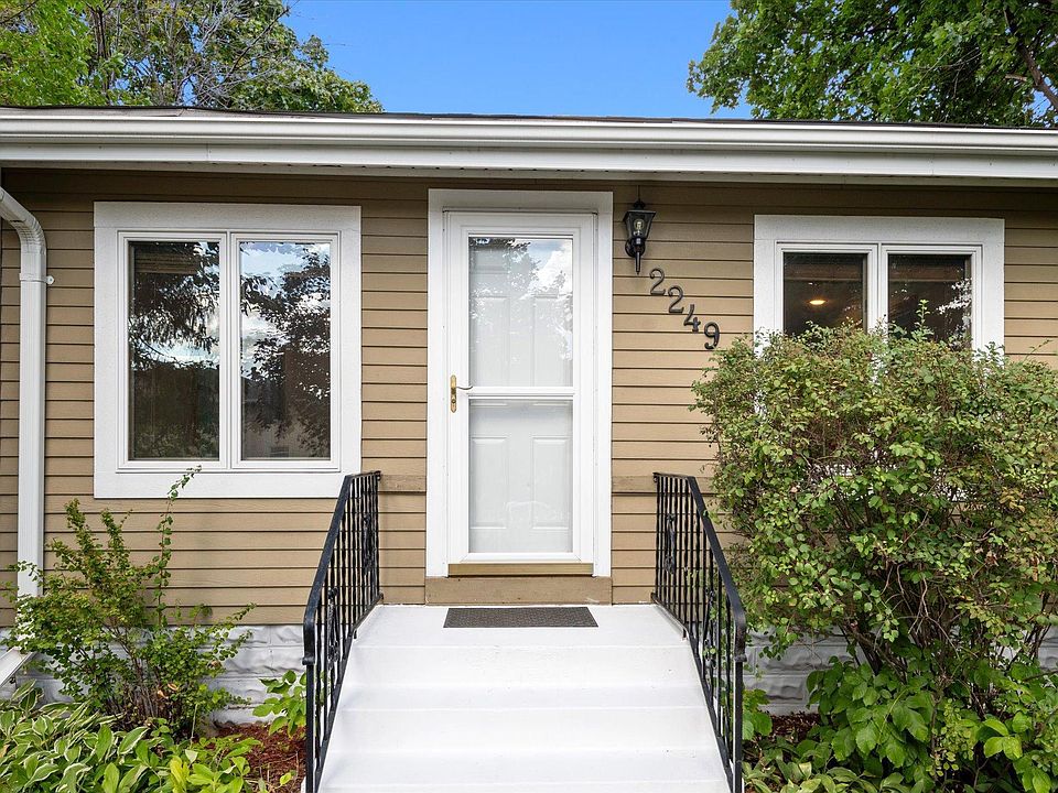 1st image of 2249 Minnehaha Ave E