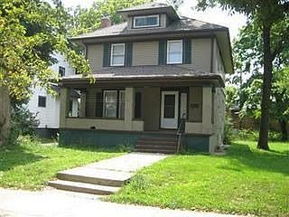 1st image of 1738 W Grand Ave
