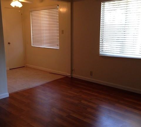 2nd image of 1822 N St APT 05