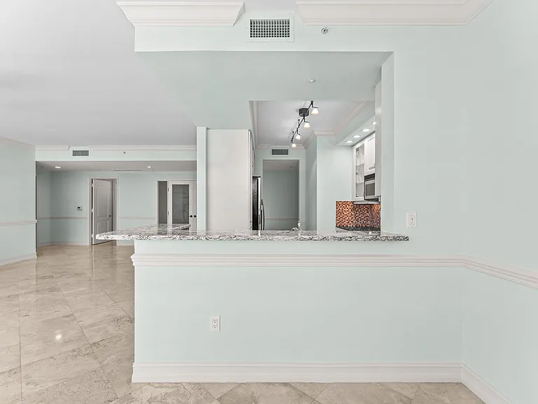 550 SE Mizner Blvd #B501 — Photo 8