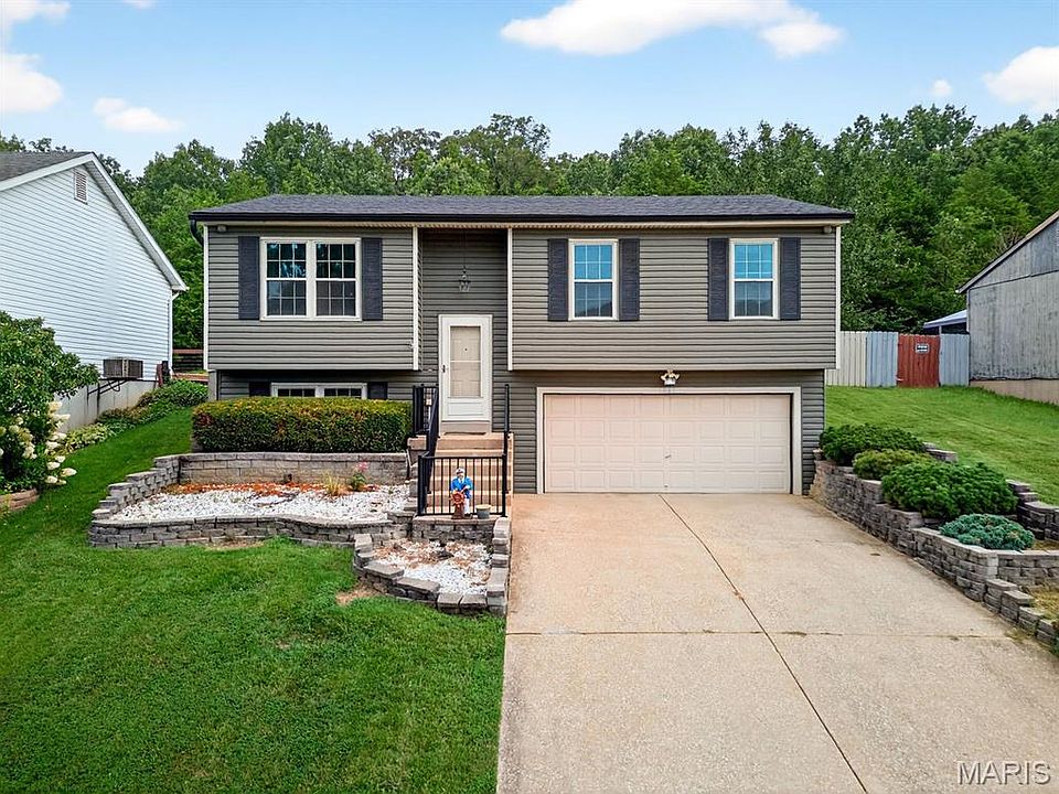 1st image of 3841 Birch Dr