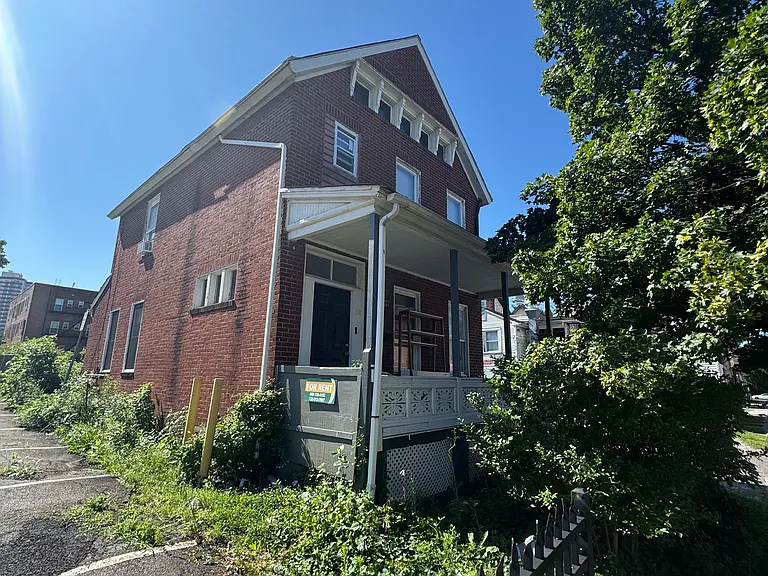 52 Mine St — Photo 2