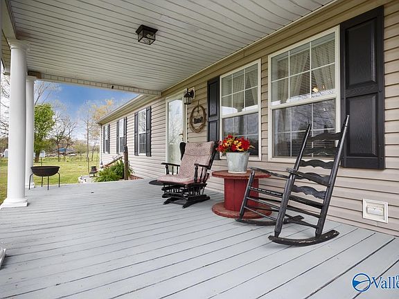 3rd image of 325 Stevenson Rd
