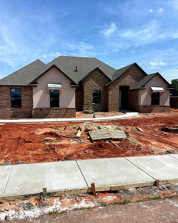 1st image of 109 W Duane Dr