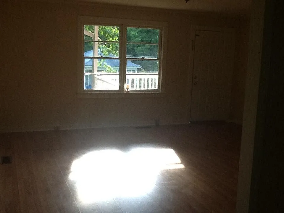 1108 Desoto Avenue NW — Photo 2