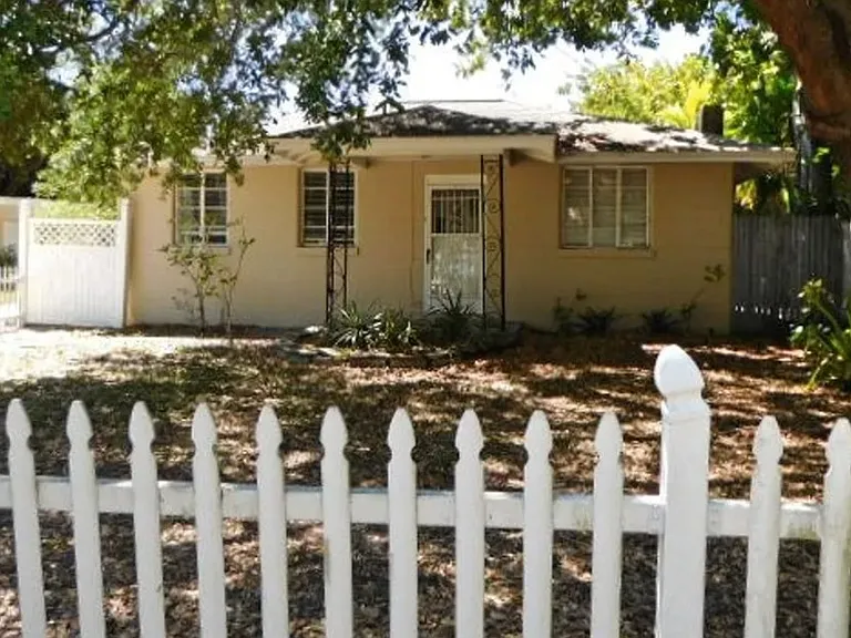 3919 Royal Palm Ave — Photo 6
