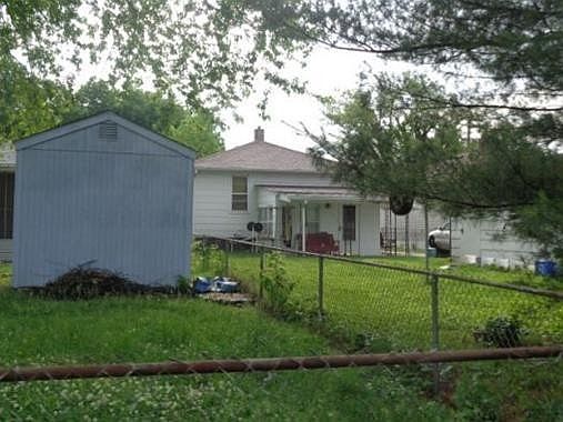 2nd image of 1025 McCambridge Ave
