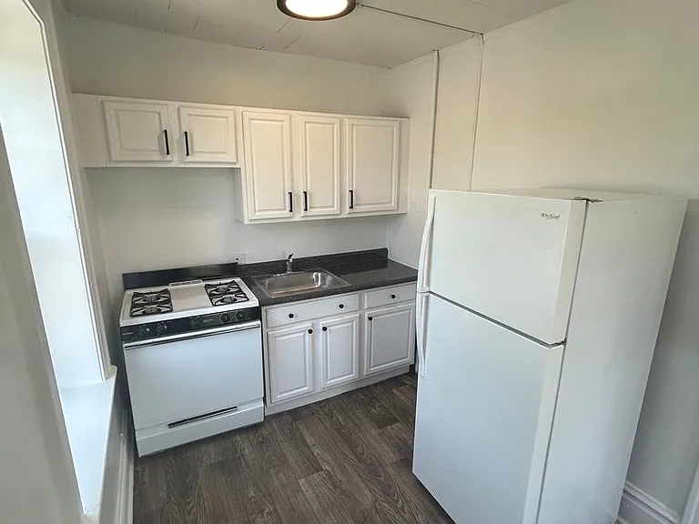 Hillside Gardens Apartment Homes — Photo 27