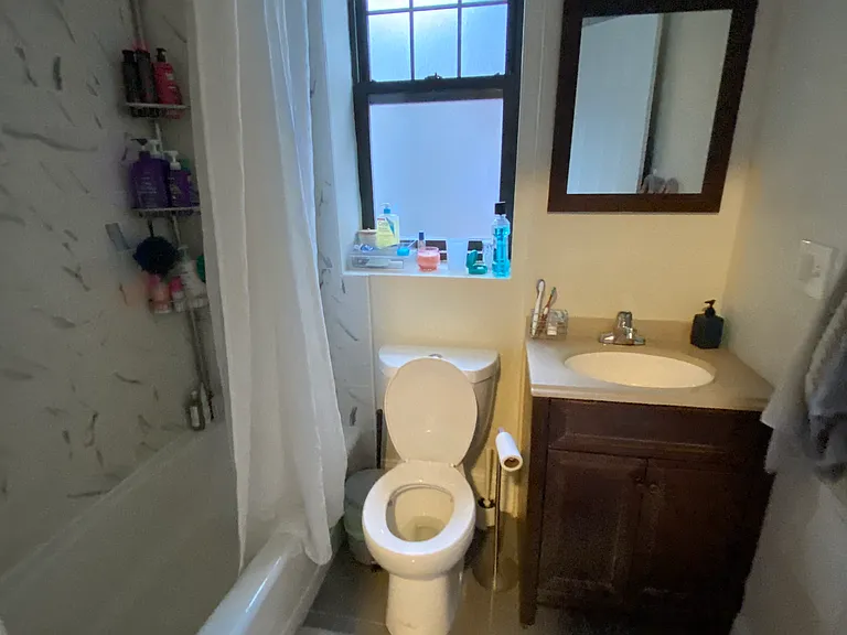 58 Queensberry St #8 — Photo 9