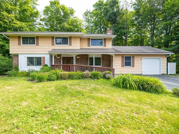 288 Brooksboro Dr, Webster, NY 14580