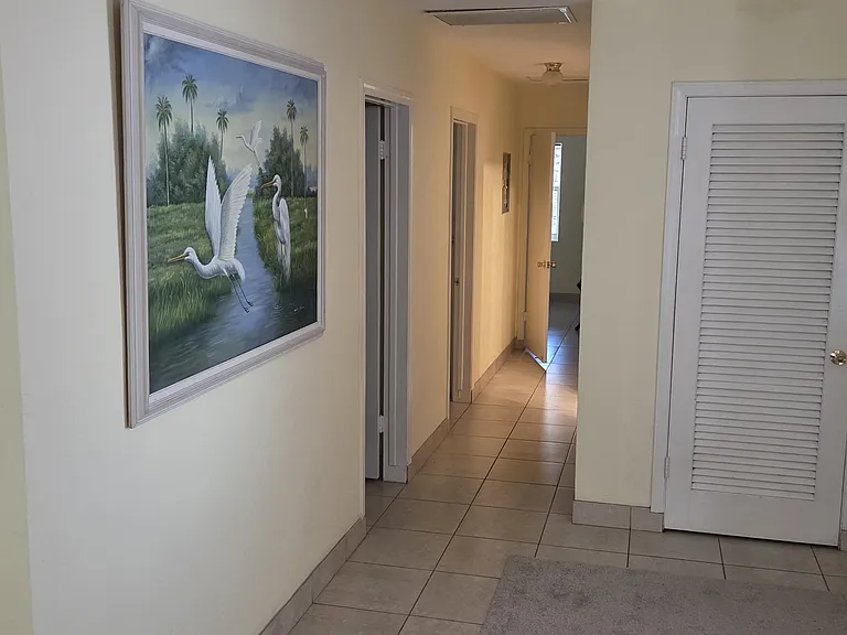 Entrance/Hallway