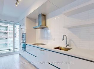 2221 Yonge St #2206, Toronto, ON M4S 0B8