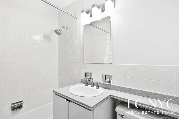 Rented by Keller Williams NYC | media 25