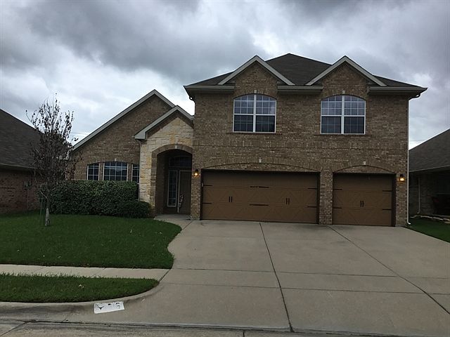 1st image of 716 Evergreen Ct
