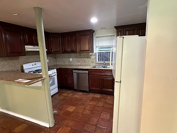 3rd image of 41 Brookdale Ave APT B