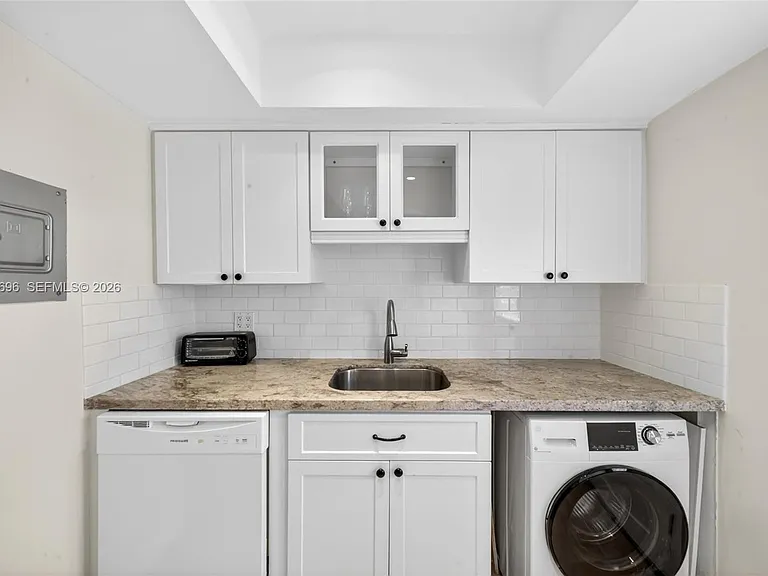 6815 Edgewater Dr #108 — Photo 10