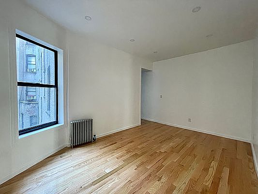 2nd image of 511 W 175th St APT 4