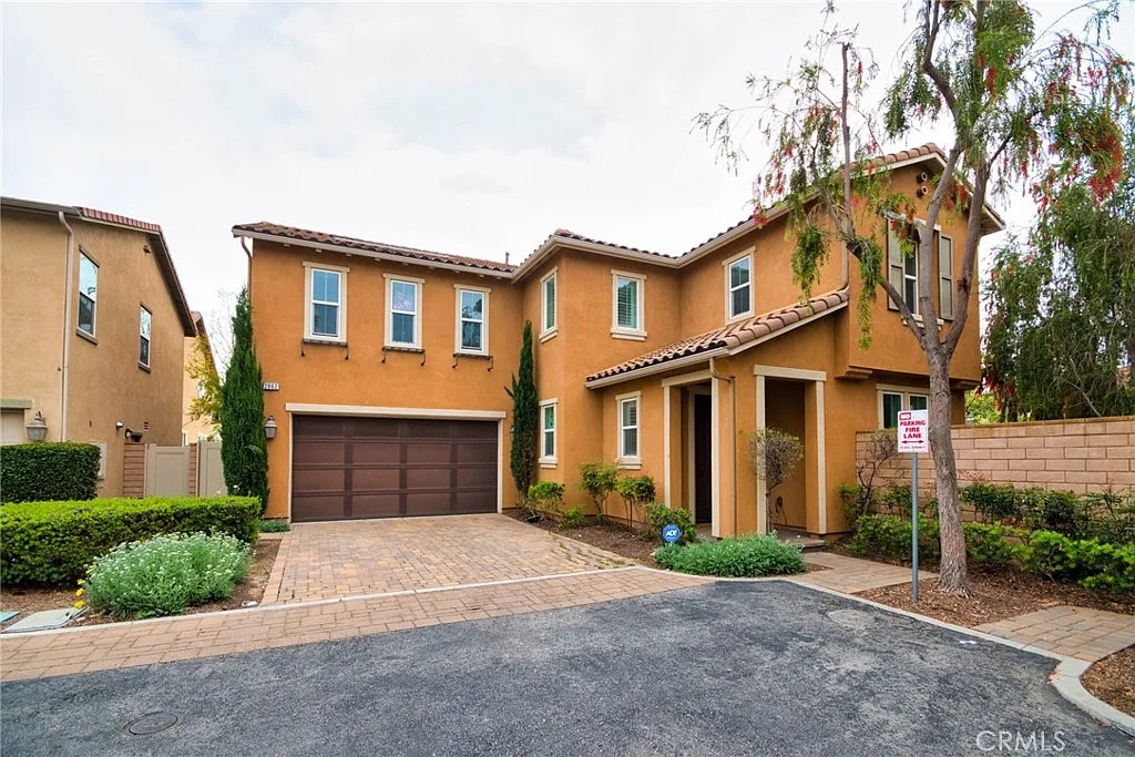 Building Photo - 2962 E Via Corvina