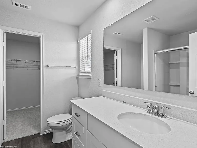 819 Bluegrass Point — Photo 12