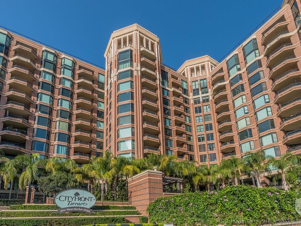 2nd image of 500 W Harbor Dr Unit 822