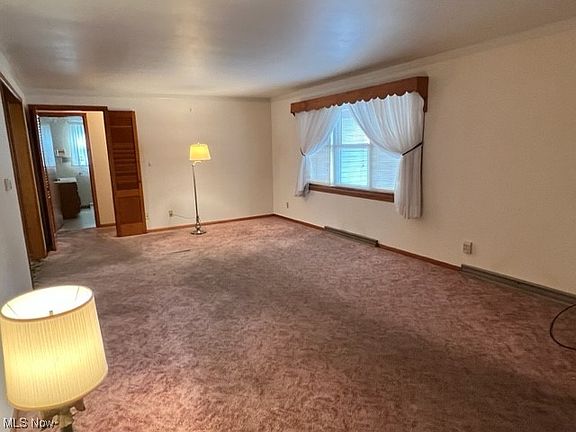 4th image of 1020 Columbus Cir S