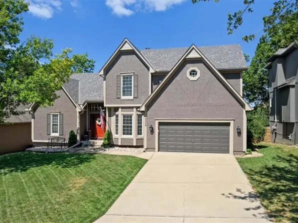 8004 Ryckert St, Lenexa, KS 66219