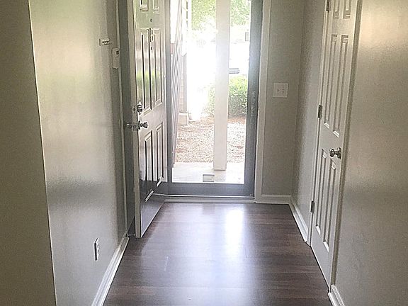 4th image of 2904 Mulberry Lane #B