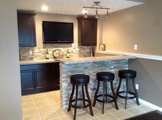 578 Andover Cir, Broadview Heights, OH 44147