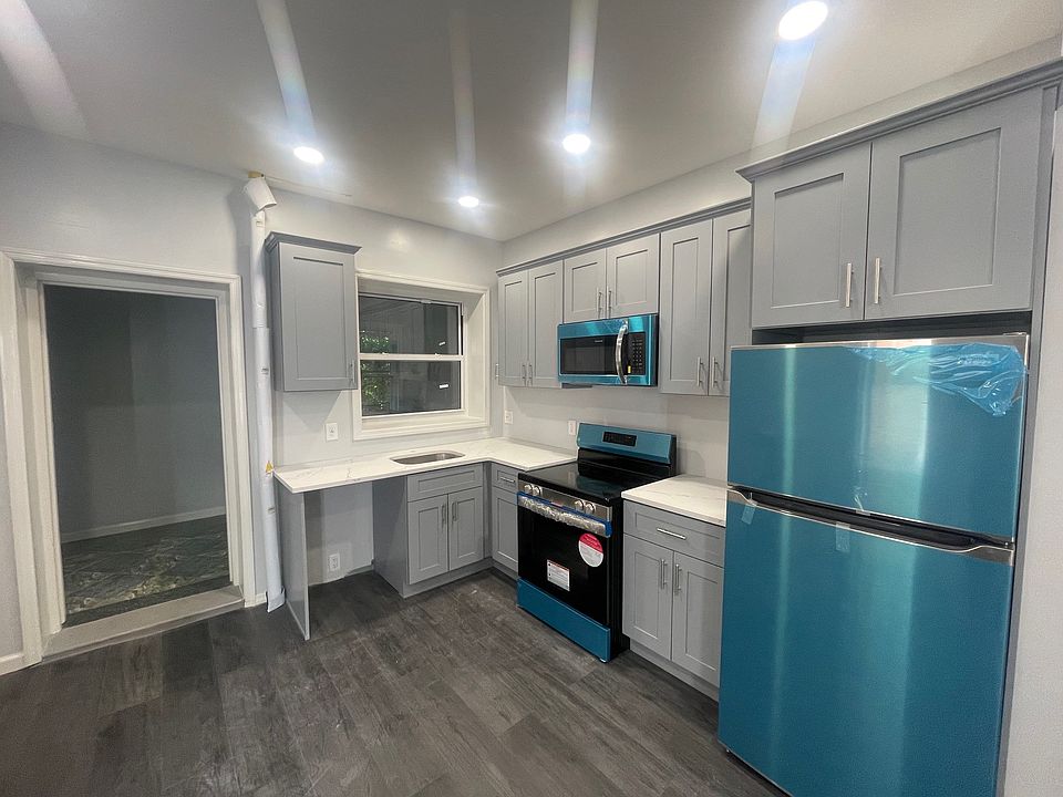 1st image of 2297 Loring Pl N #1