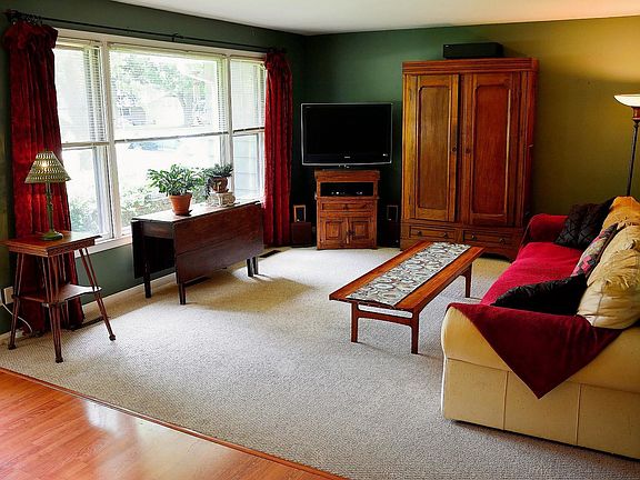 3rd image of 813 Considine Rd