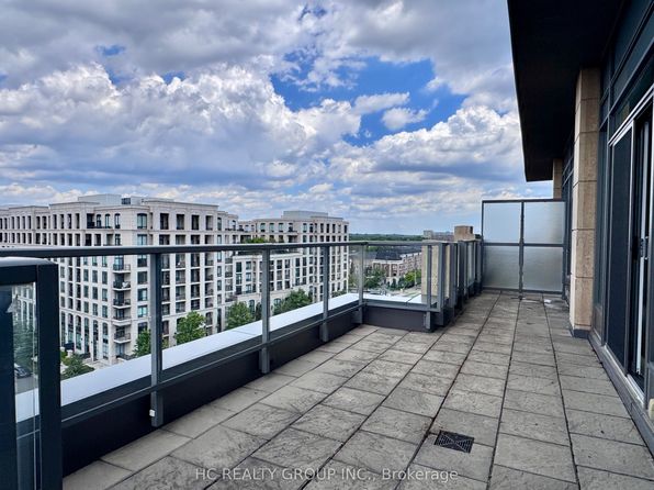 28 Uptown Dr #Penthouse 12, Markham, ON L3R 5M8