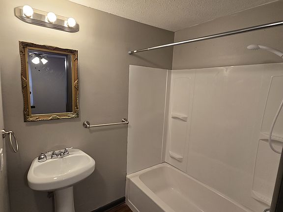 4th image of 2009 S Joplin St #1