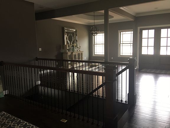 3rd image of 3719 Graystone Dr