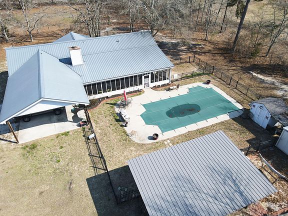 2nd image of 365 Shields Pond Road