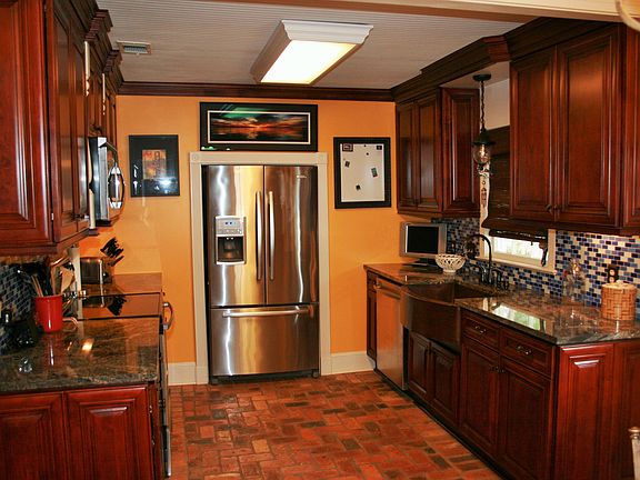3rd image of 1377 Brister Pl