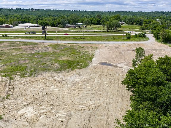 3rd image of 5 Highway 75