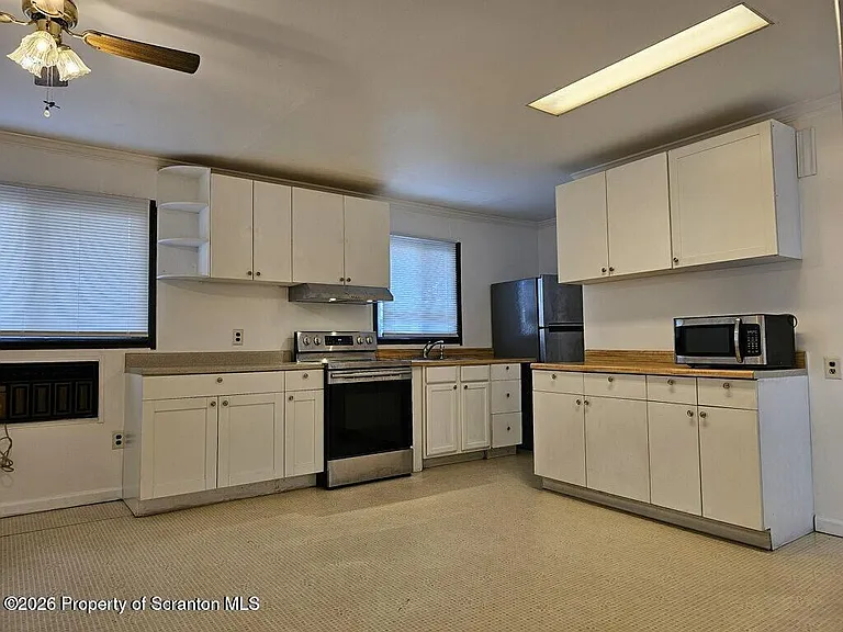 430 Orchard St — Photo 6