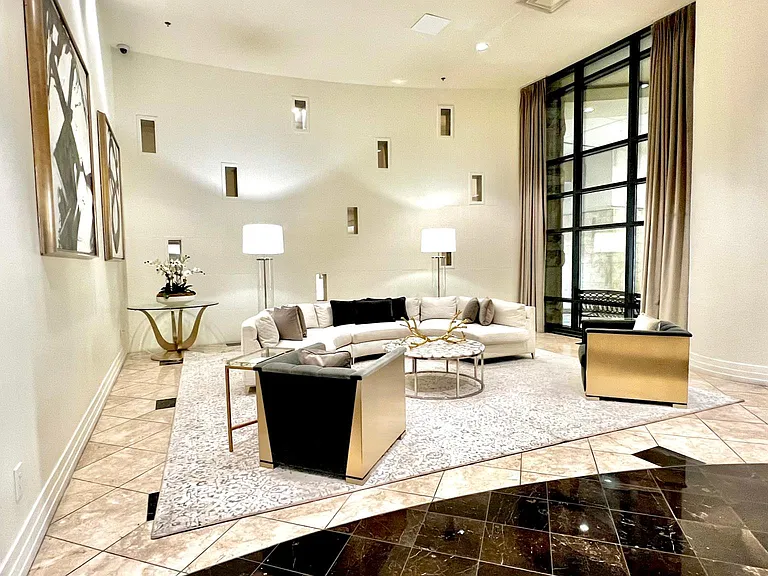 3040 Peachtree Rd NW #8 — Photo 16