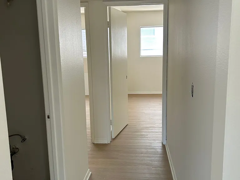 4108 Whitsett Ave — Photo 22