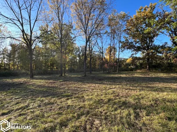32 Street, Fairfield, IA 52556