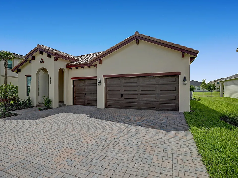 19411 Broad Shore Walk