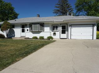 35 Johnathan Rd, Lake Zurich, IL 60047