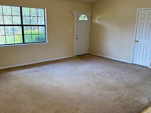 5th image of 228 Frost Rd