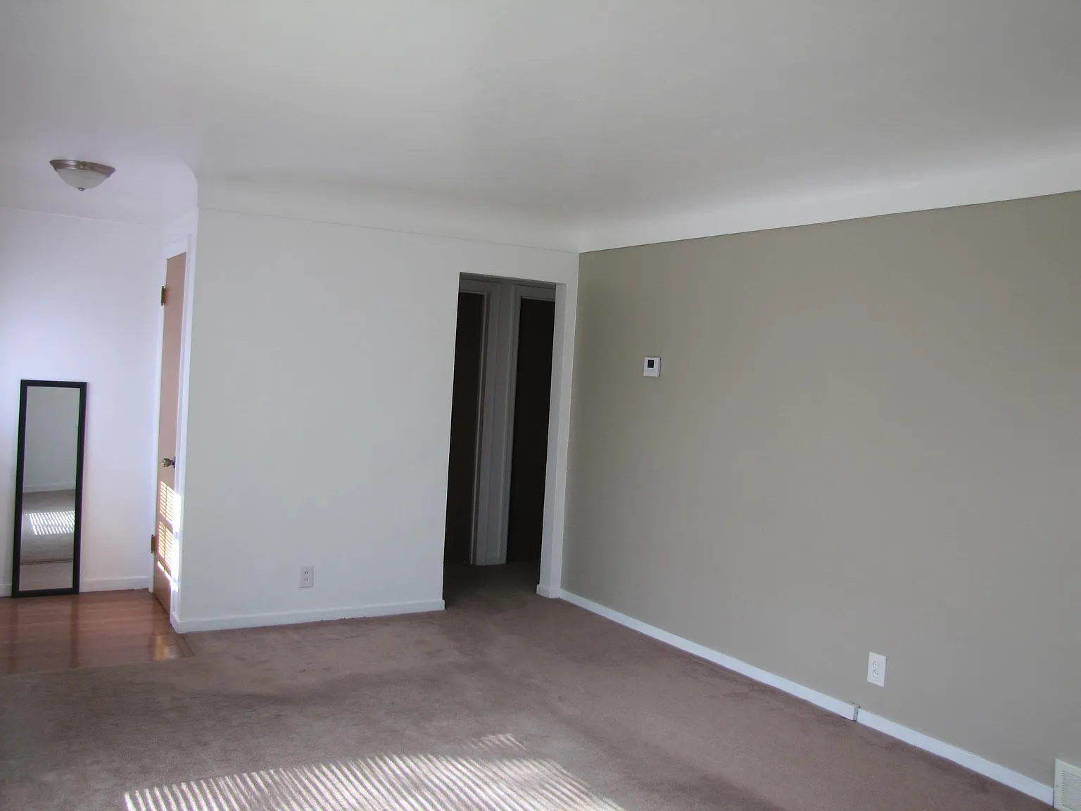 32nd St SW, Wyoming — Photo 4