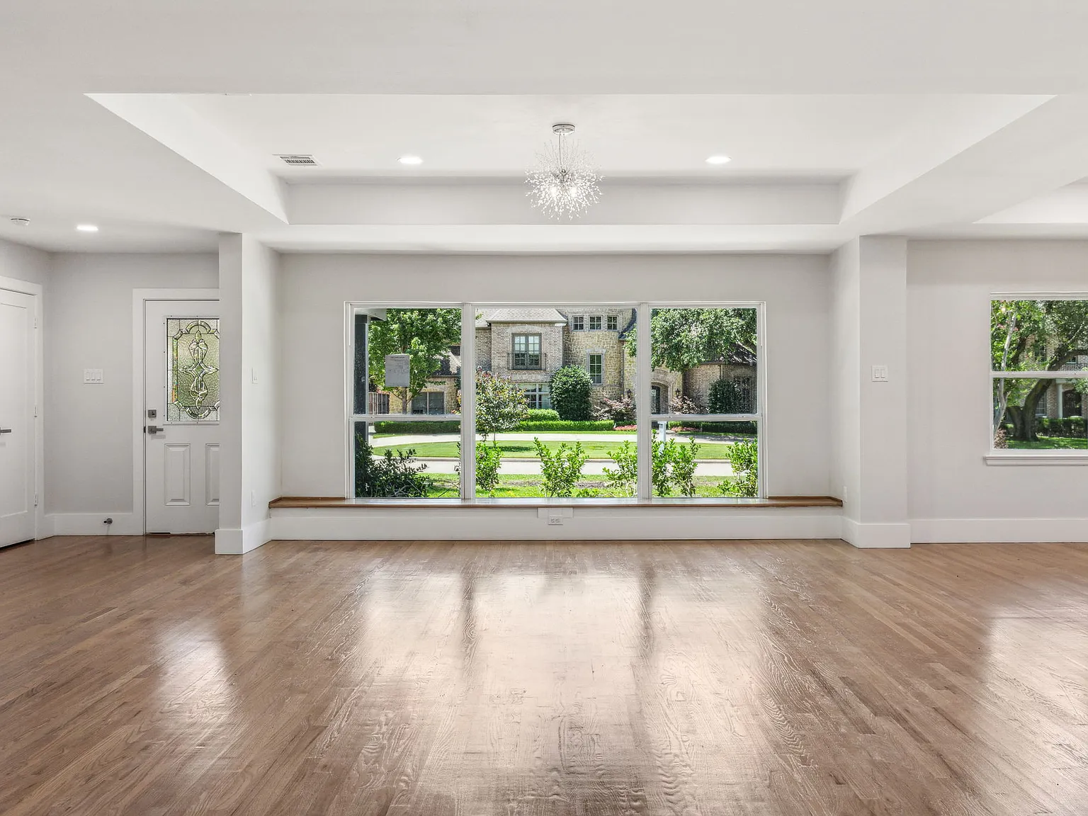 3 bed, 2950 sqft, $7,500 — Photo 4