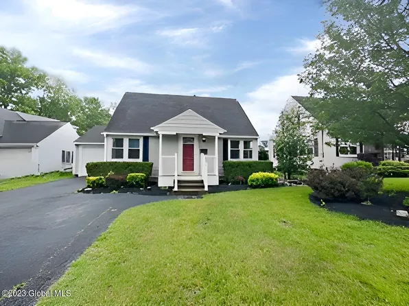12 Manor Hgts, Cohoes, NY 12047